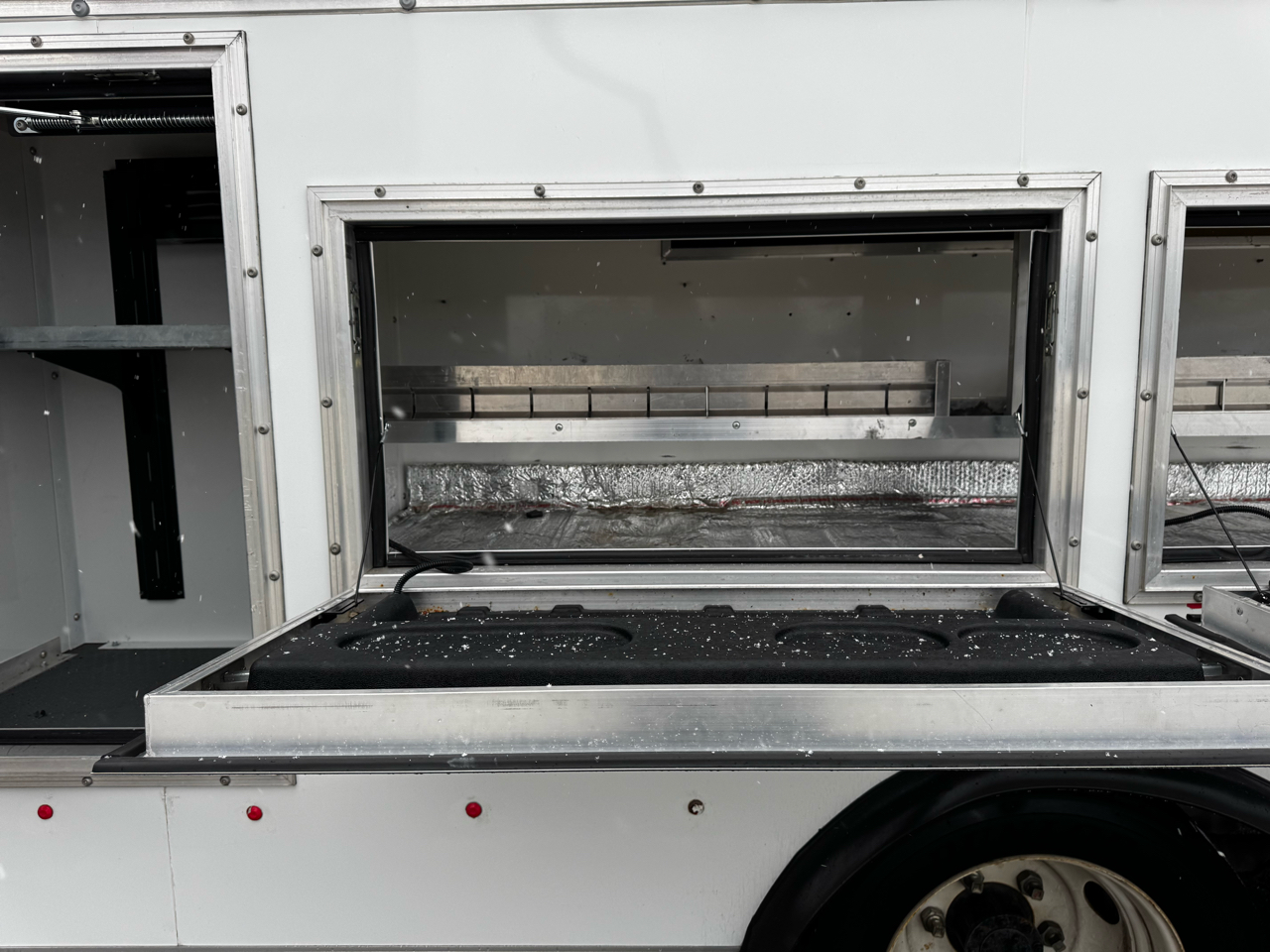 Chevrolet 4500 HG LCF Gas 2WD Reg Cab 109" 2024