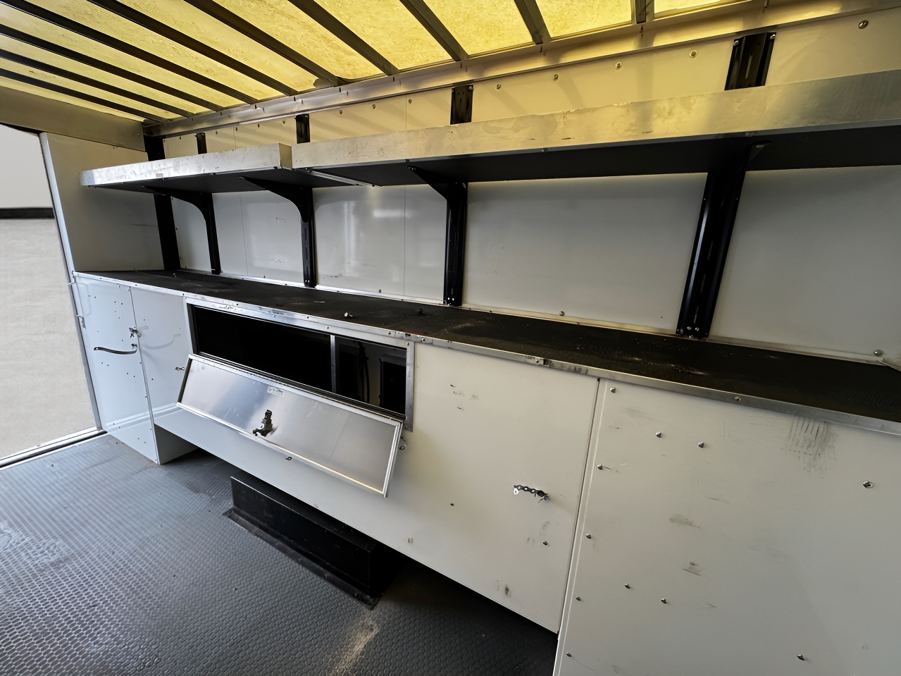 Chevrolet 4500 HG LCF Gas 2WD Reg Cab 109" 2024