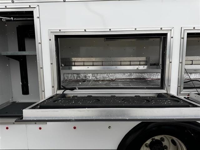 Chevrolet 4500 HG LCF Gas 2WD Reg Cab 109" 2024
