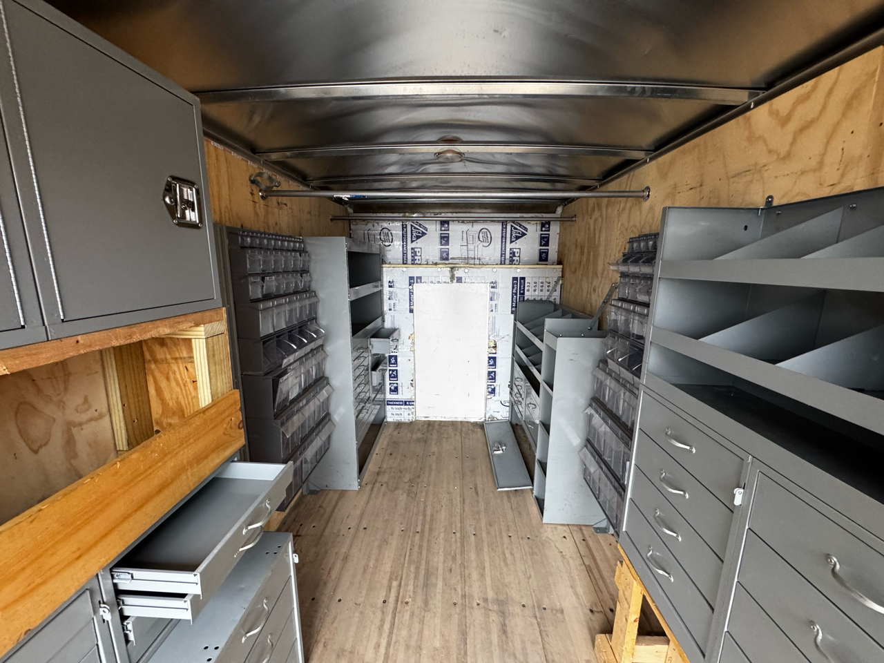 Ford Transit Cutaway T-350 AWD SRW 138" WB 9500 GVWR 2022