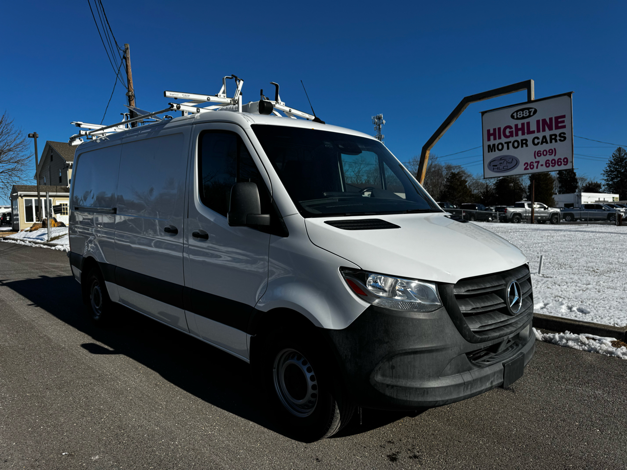 Mercedes-Benz Sprinter Cargo Van 1500 Standard Roof I4 144" RWD 2021
