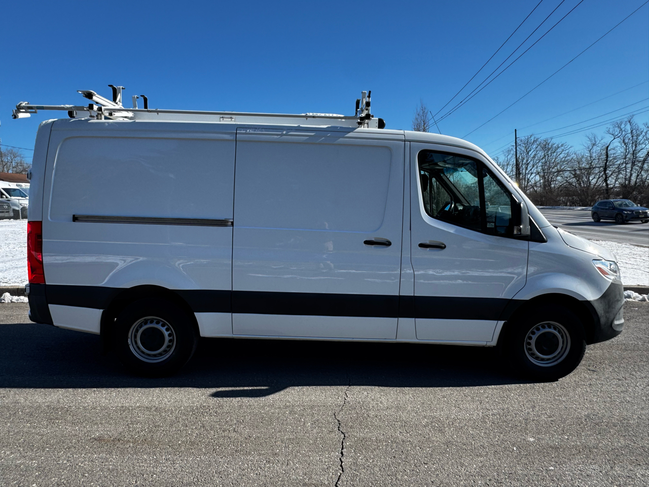 Mercedes-Benz Sprinter Cargo Van 1500 Standard Roof I4 144" RWD 2021