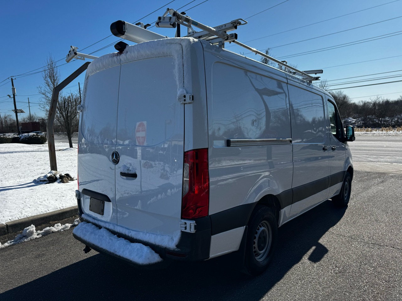 Mercedes-Benz Sprinter Cargo Van 1500 Standard Roof I4 144" RWD 2021