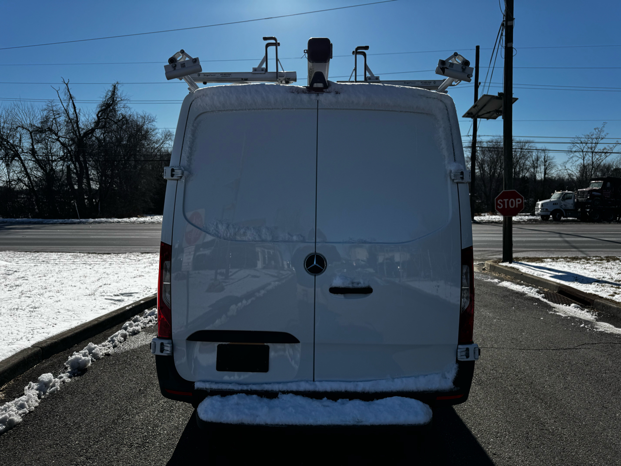 Mercedes-Benz Sprinter Cargo Van 1500 Standard Roof I4 144" RWD 2021