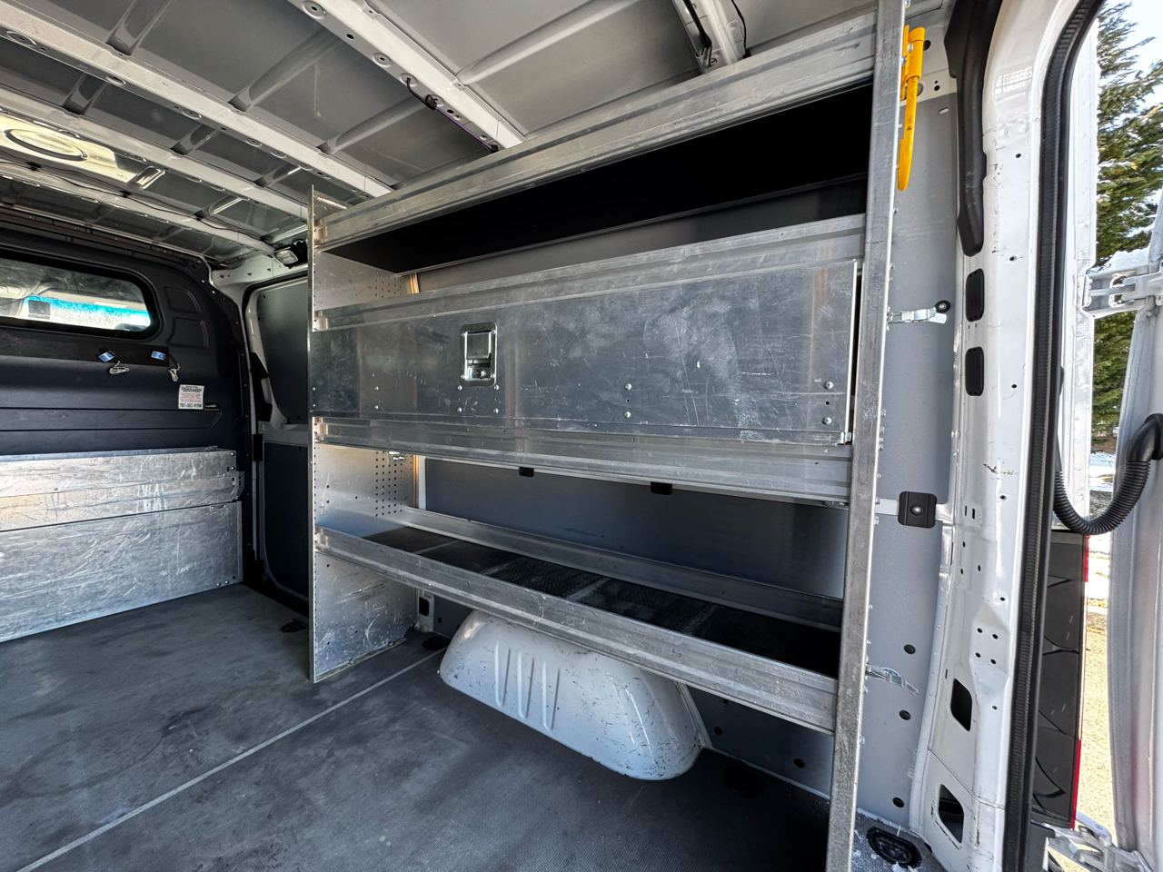Mercedes-Benz Sprinter Cargo Van 1500 Standard Roof I4 144" RWD 2021
