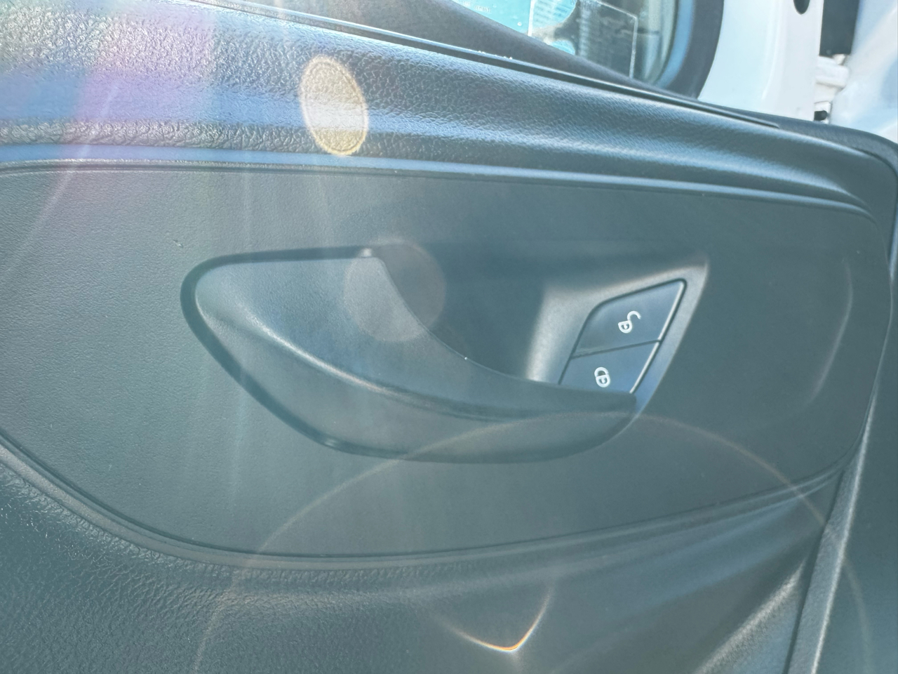 Mercedes-Benz Sprinter Cargo Van 1500 Standard Roof I4 144" RWD 2021