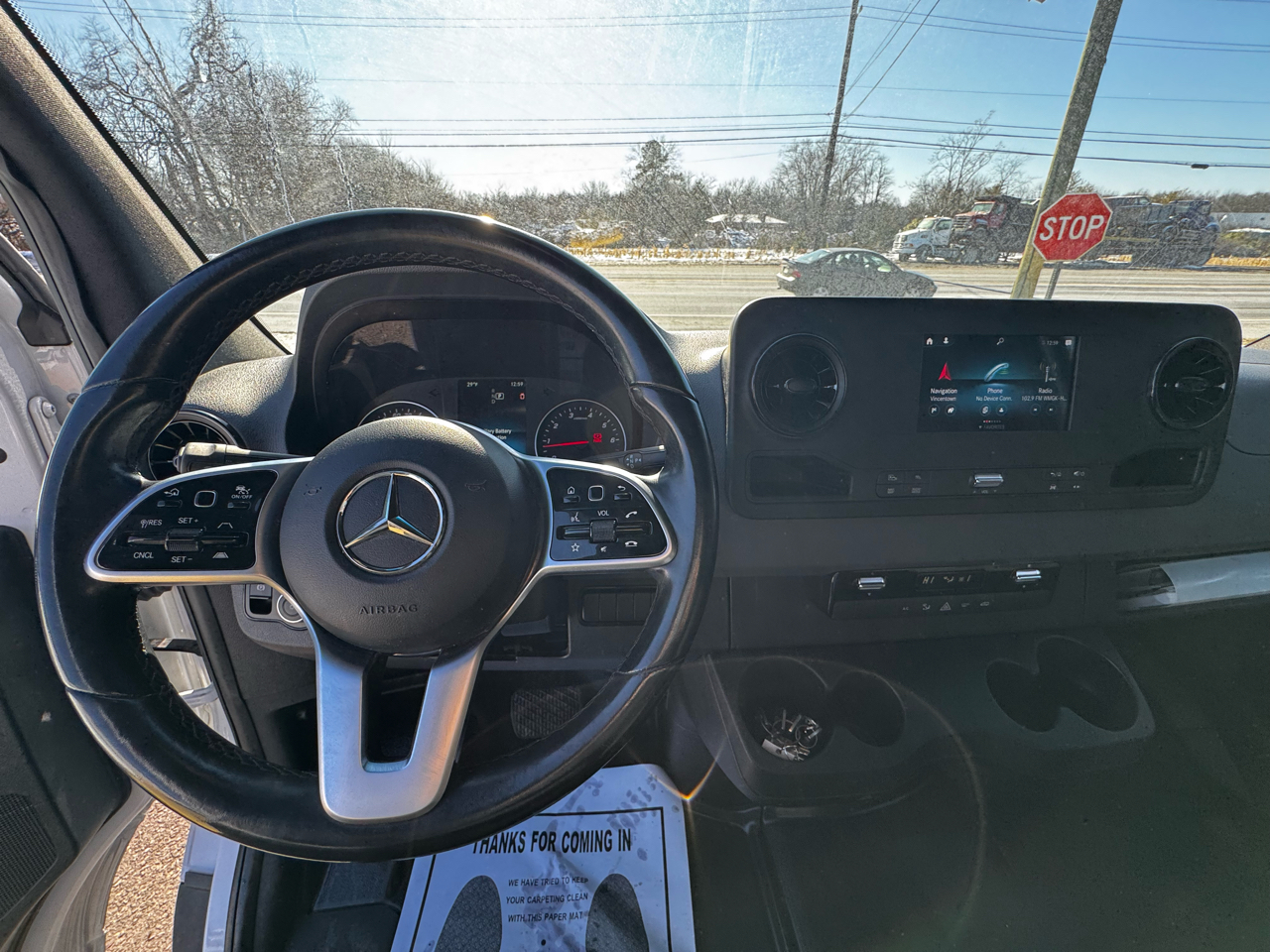 Mercedes-Benz Sprinter Cargo Van 1500 Standard Roof I4 144" RWD 2021