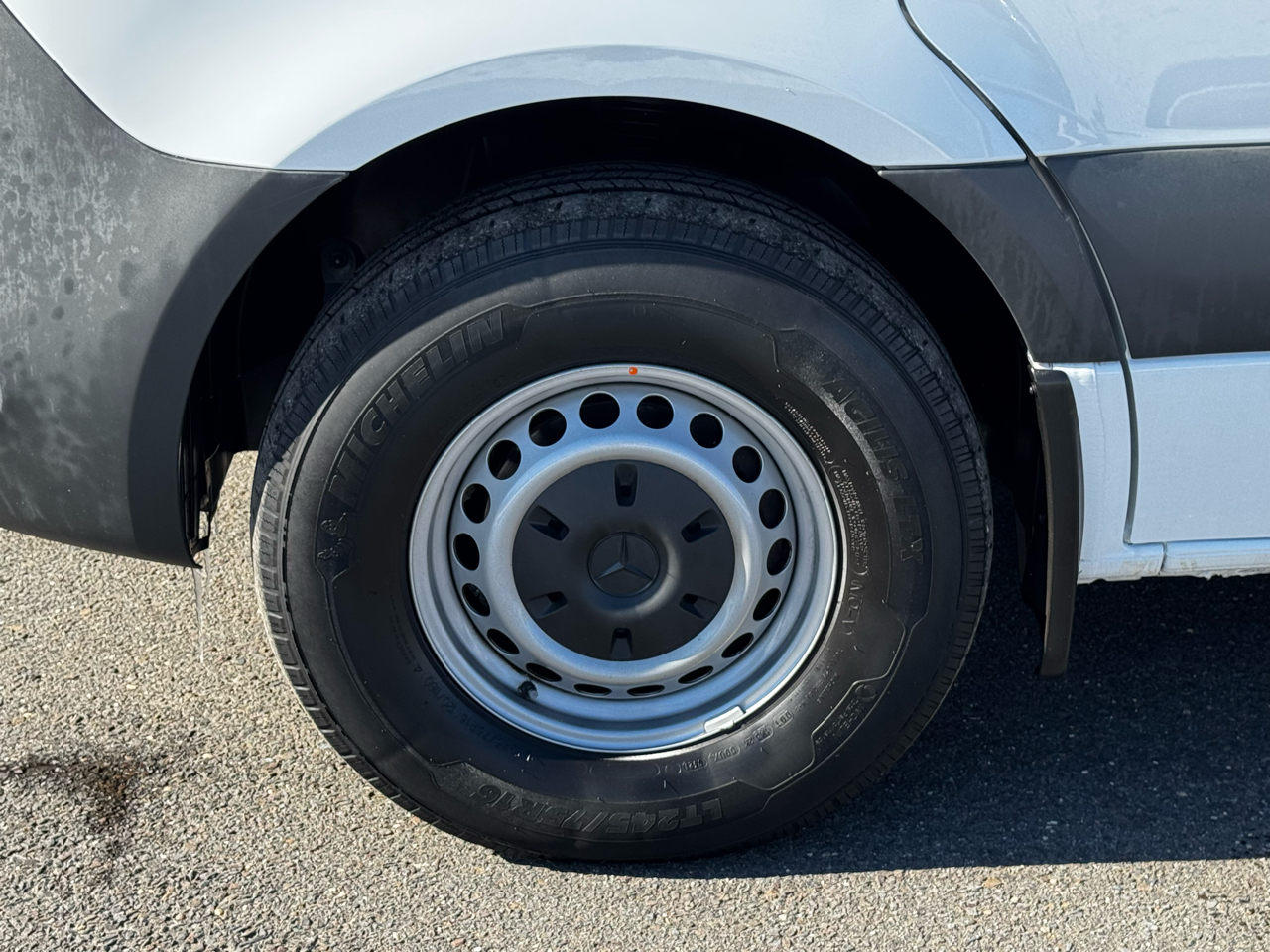 Mercedes-Benz Sprinter Cargo Van 1500 Standard Roof I4 144" RWD 2021