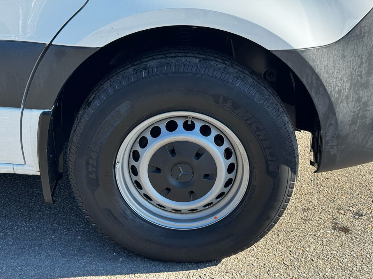 Mercedes-Benz Sprinter Cargo Van 1500 Standard Roof I4 144" RWD 2021