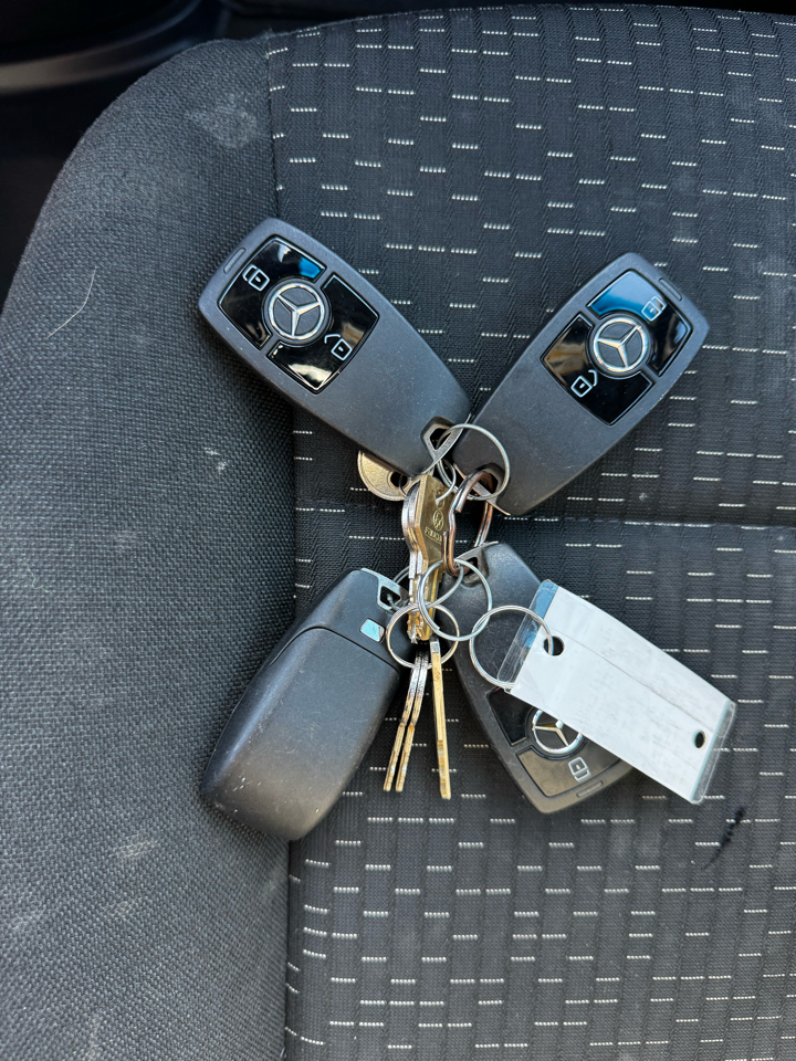 Mercedes-Benz Sprinter Cargo Van 1500 Standard Roof I4 144" RWD 2021