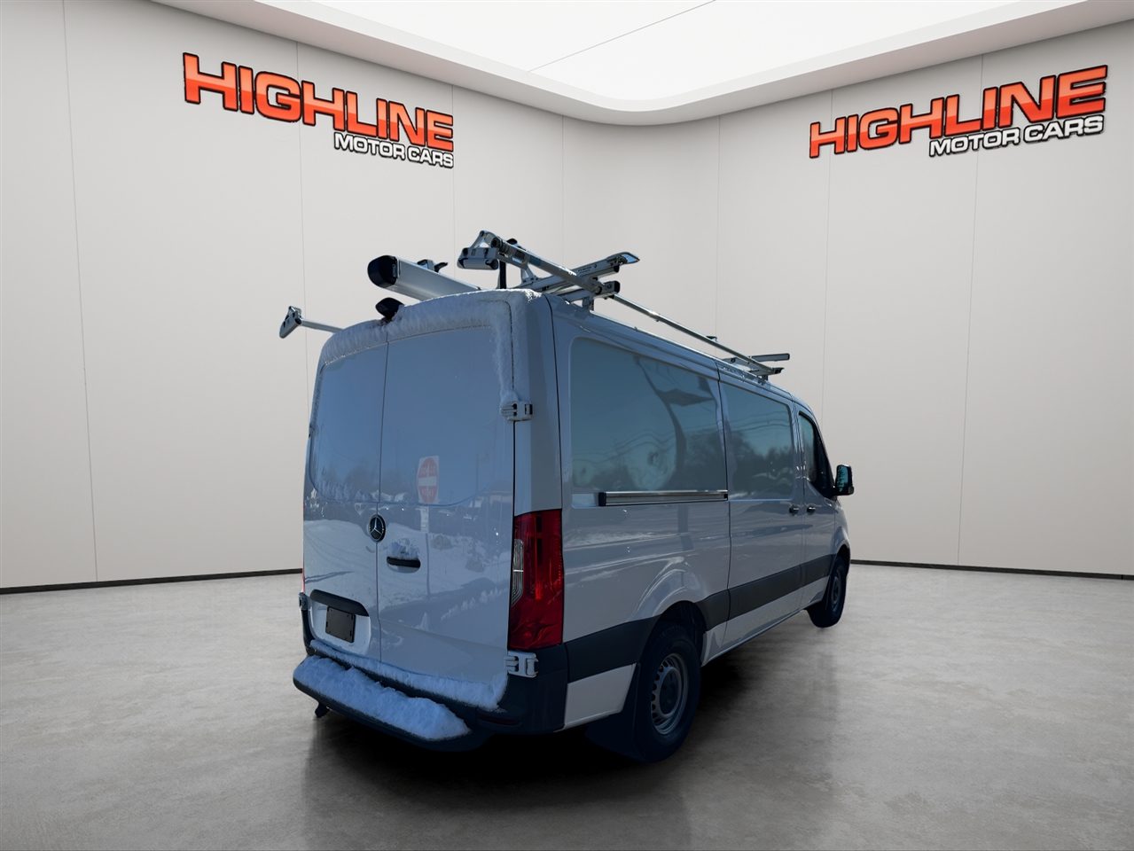 Mercedes-Benz Sprinter Cargo Van 1500 Standard Roof I4 144" RWD 2021