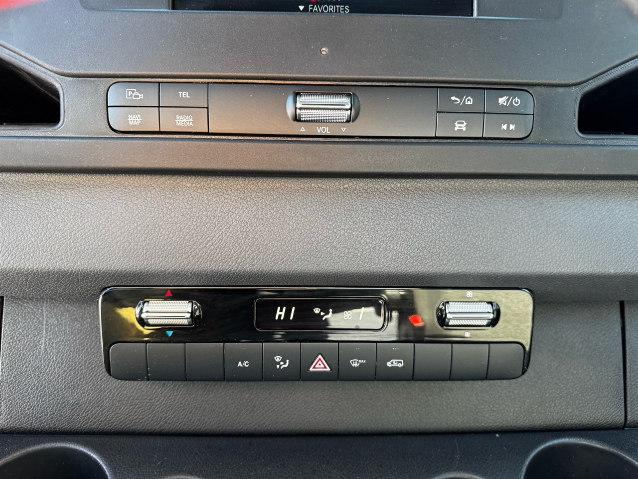 Mercedes-Benz Sprinter Cargo Van 1500 Standard Roof I4 144" RWD 2021