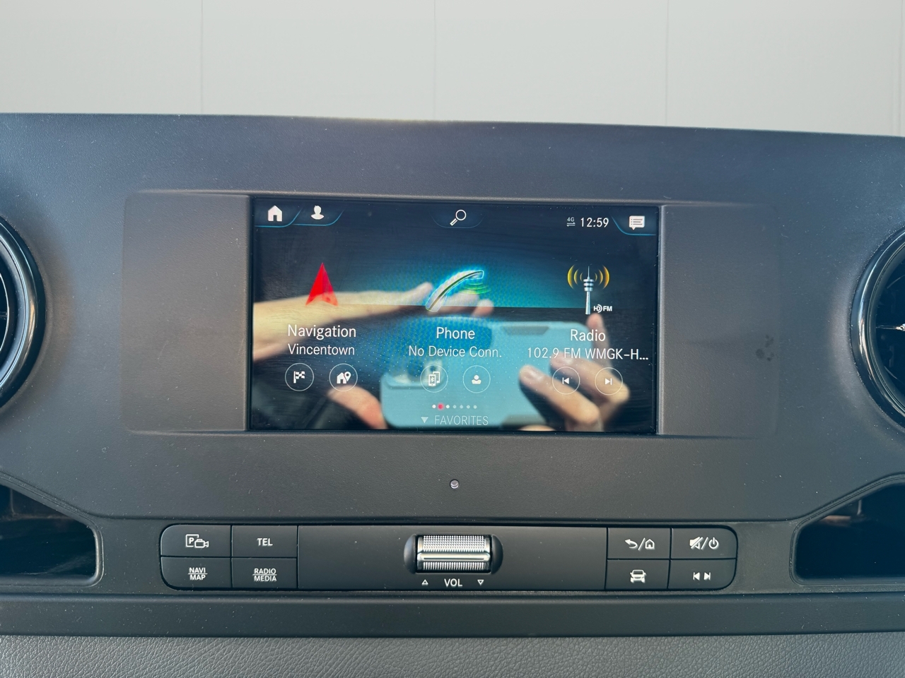 Mercedes-Benz Sprinter Cargo Van 1500 Standard Roof I4 144" RWD 2021