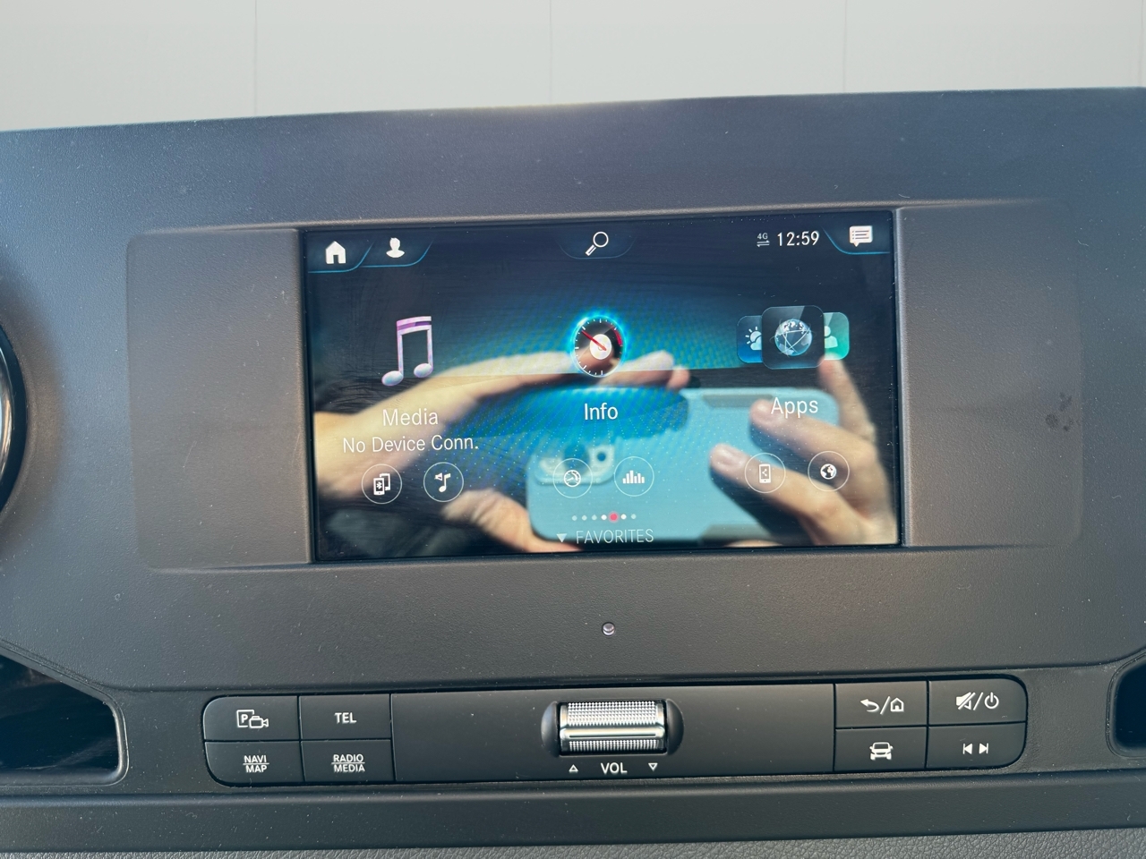 Mercedes-Benz Sprinter Cargo Van 1500 Standard Roof I4 144" RWD 2021