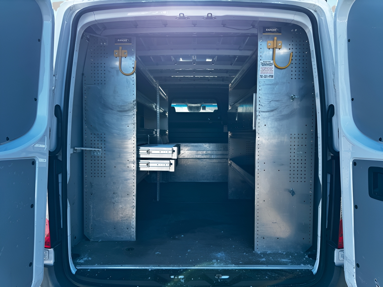 Mercedes-Benz Sprinter Cargo Van 1500 Standard Roof I4 144" RWD 2021