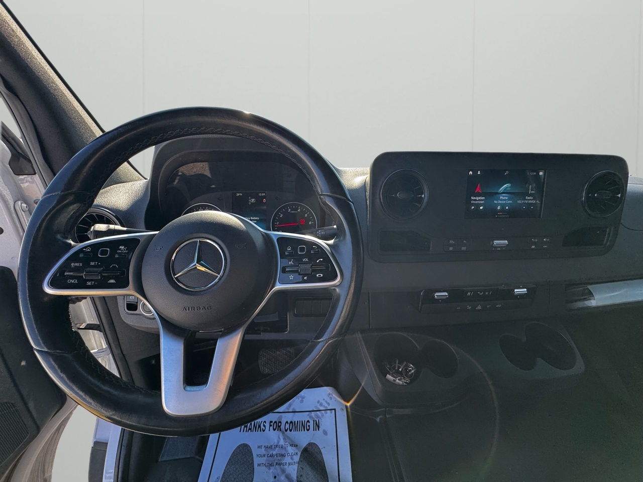 Mercedes-Benz Sprinter Cargo Van 1500 Standard Roof I4 144" RWD 2021