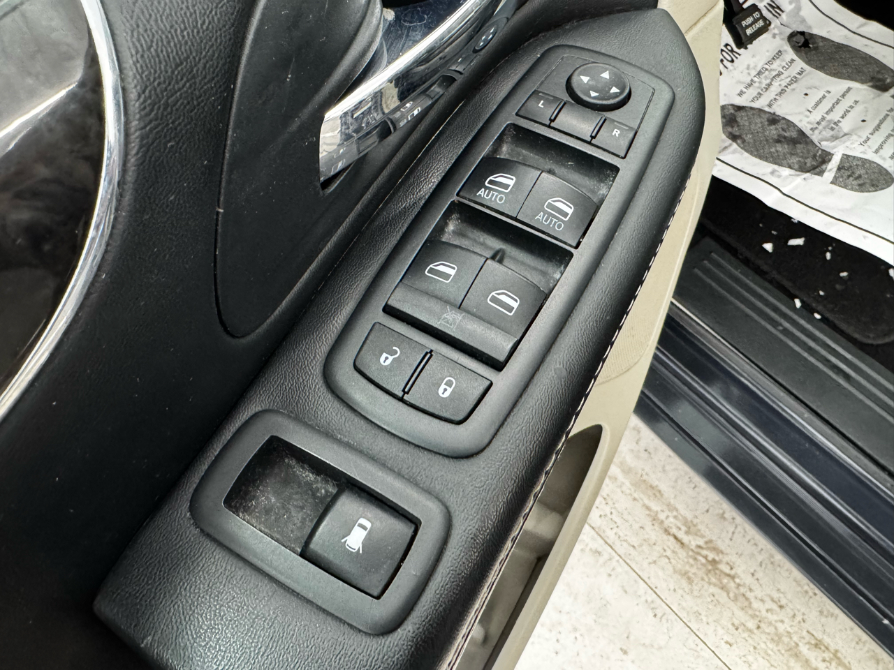 Chrysler Town & Country 4dr Wgn Touring 2014