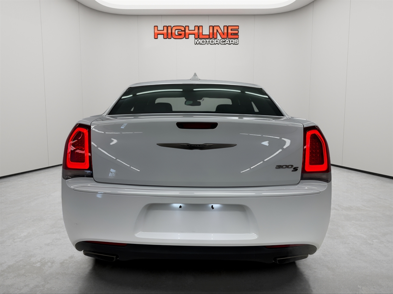 Chrysler 300 4dr Sdn 300S Alloy Edition RWD 2016