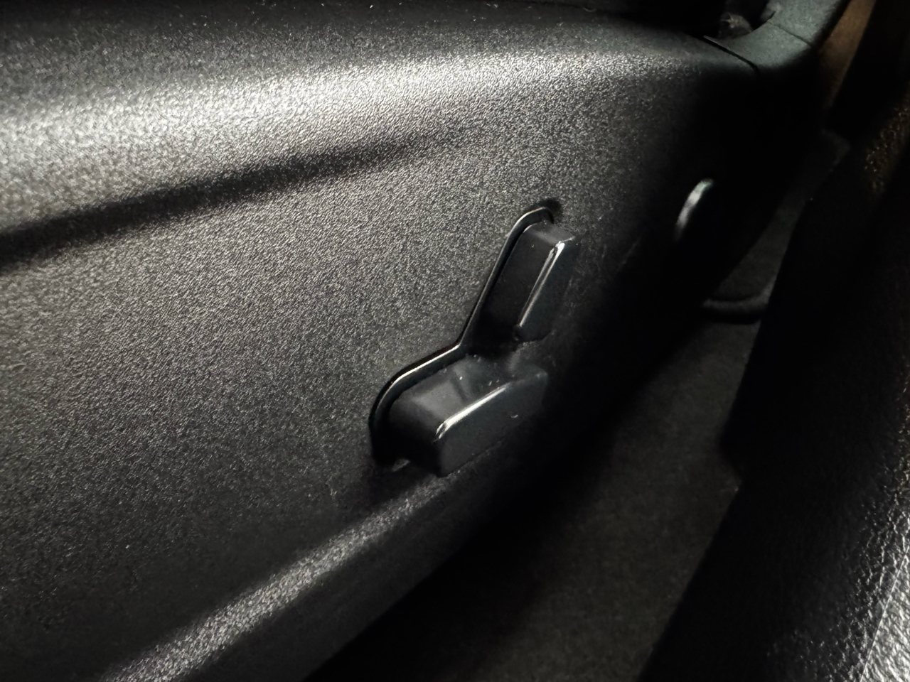 Chrysler 300 4dr Sdn 300S Alloy Edition RWD 2016