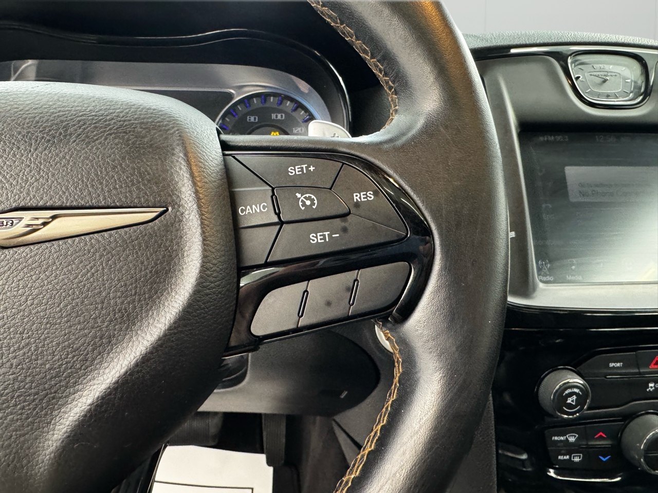 Chrysler 300 4dr Sdn 300S Alloy Edition RWD 2016