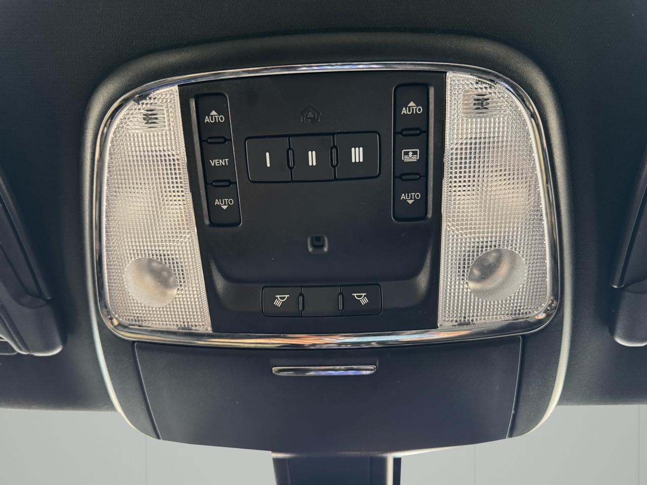 Chrysler 300 4dr Sdn 300S Alloy Edition RWD 2016