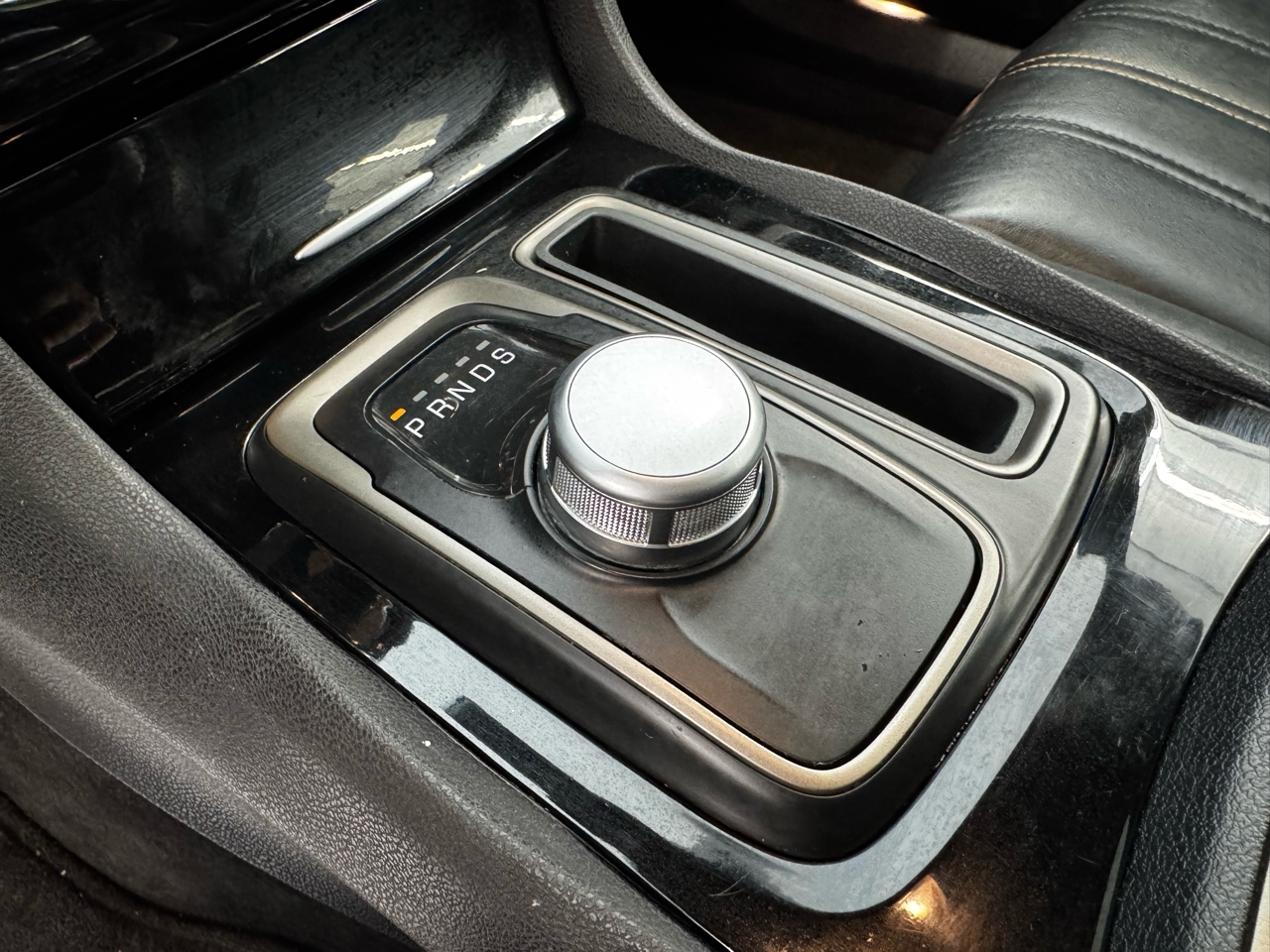 Chrysler 300 4dr Sdn 300S Alloy Edition RWD 2016