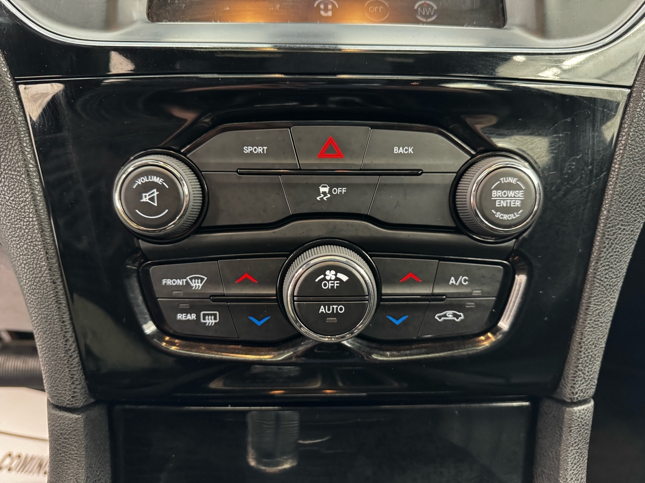 Chrysler 300 4dr Sdn 300S Alloy Edition RWD 2016