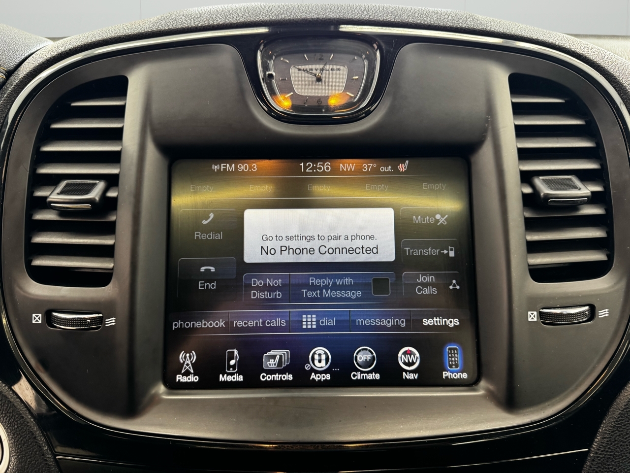 Chrysler 300 4dr Sdn 300S Alloy Edition RWD 2016