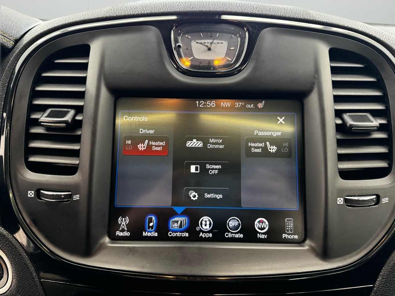 Chrysler 300 4dr Sdn 300S Alloy Edition RWD 2016