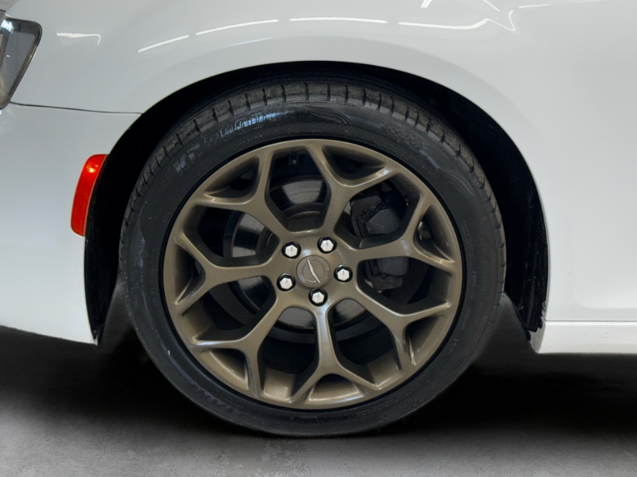 Chrysler 300 4dr Sdn 300S Alloy Edition RWD 2016