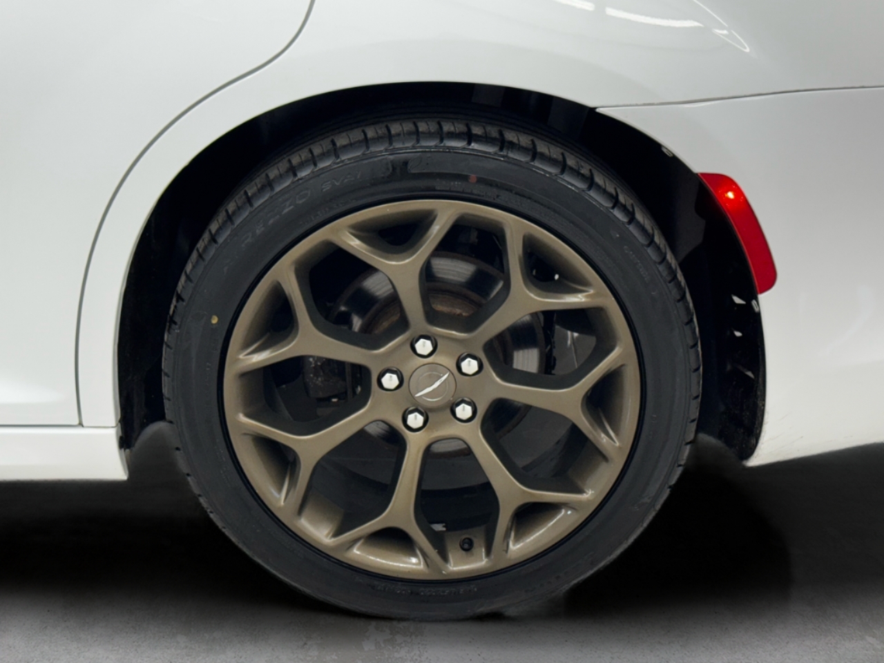 Chrysler 300 4dr Sdn 300S Alloy Edition RWD 2016