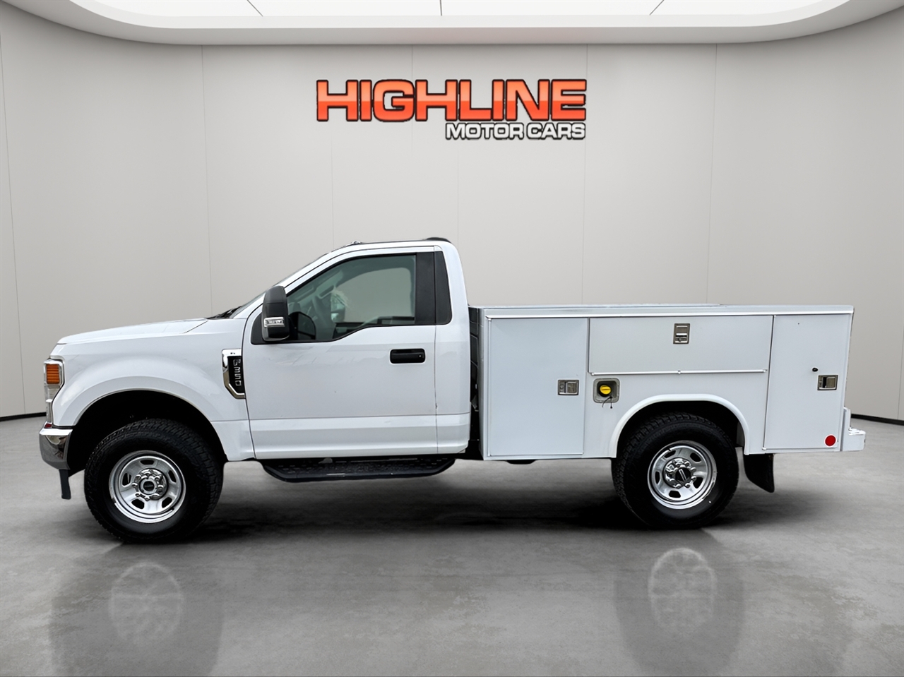 Ford Super Duty F-350 SRW XLT 4WD Reg Cab 8' Box 2022