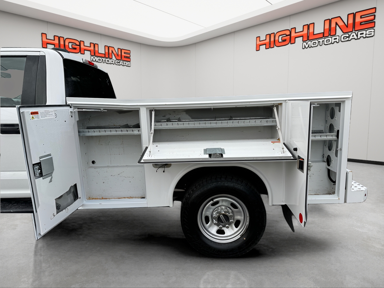 Ford Super Duty F-350 SRW XLT 4WD Reg Cab 8' Box 2022