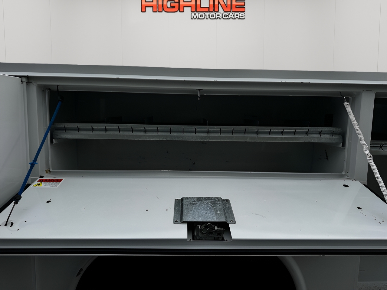 Ford Super Duty F-350 SRW XLT 4WD Reg Cab 8' Box 2022