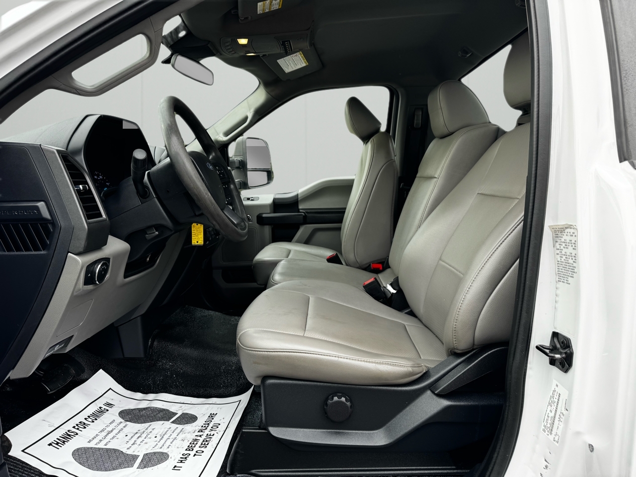 Ford Super Duty F-350 SRW XLT 4WD Reg Cab 8' Box 2022