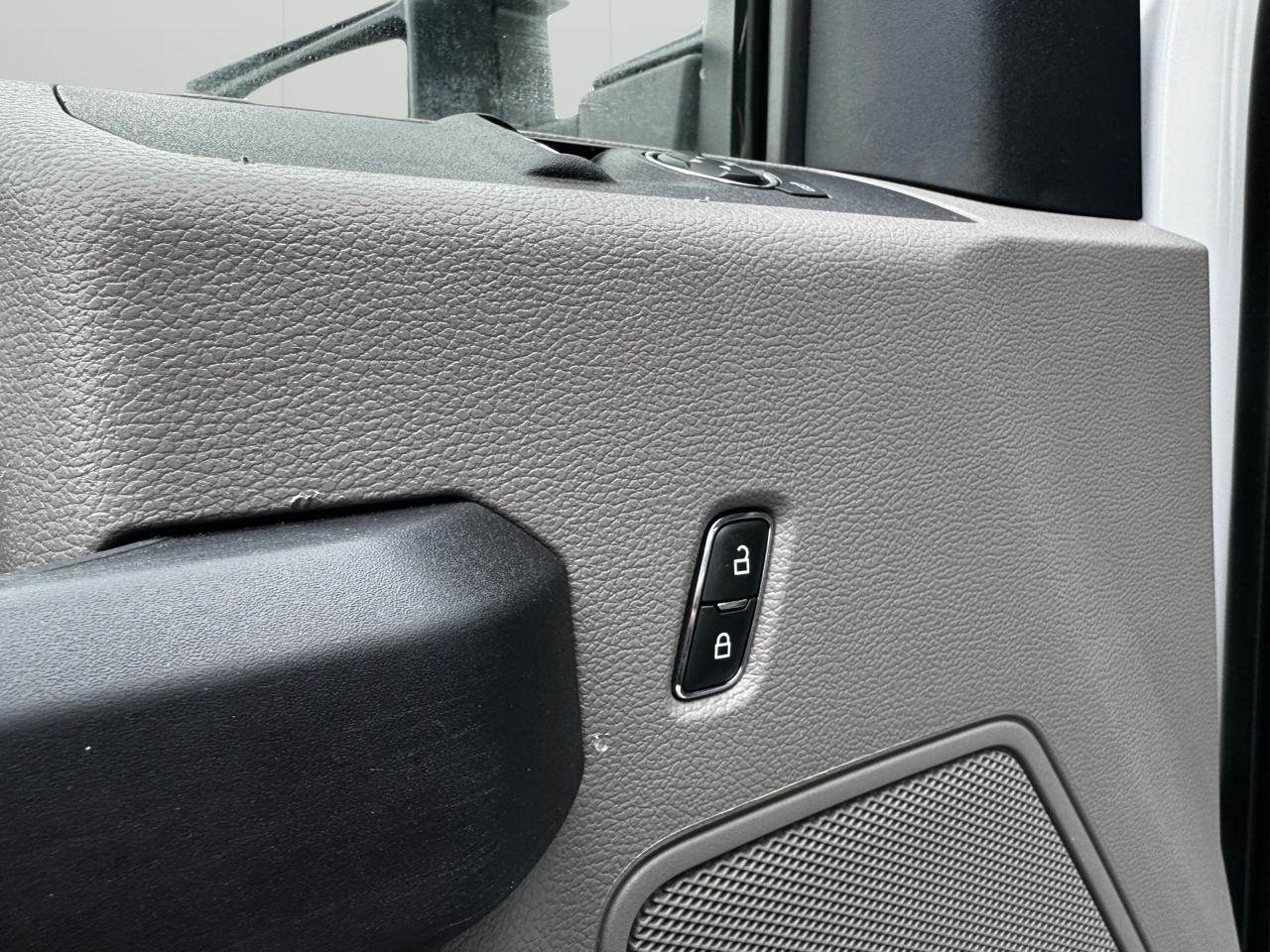 Ford Super Duty F-350 SRW XLT 4WD Reg Cab 8' Box 2022