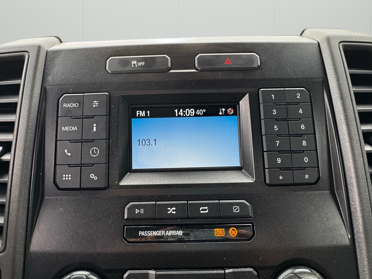 Ford Super Duty F-350 SRW XLT 4WD Reg Cab 8' Box 2022