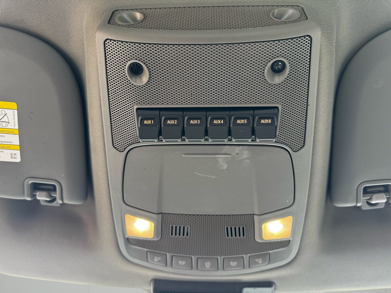 Ford Super Duty F-350 SRW XLT 4WD Reg Cab 8' Box 2022