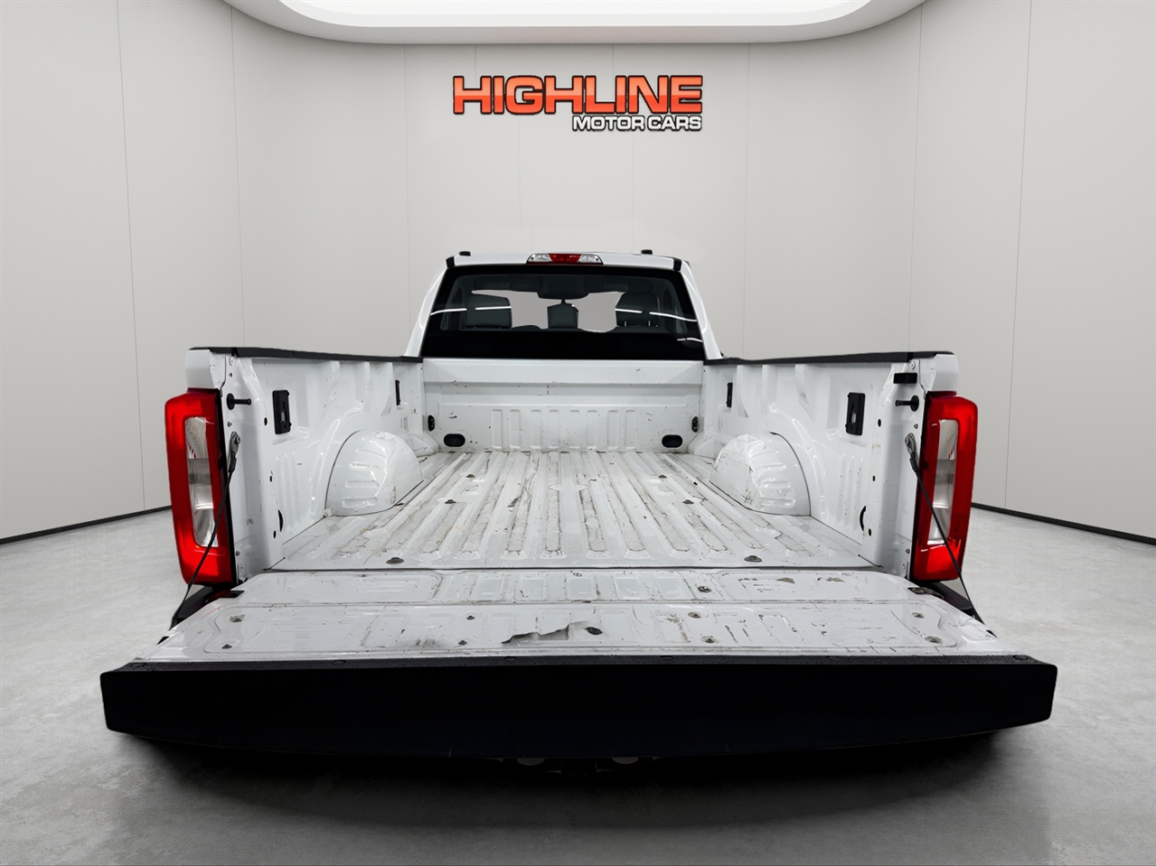 Ford Super Duty F-250 SRW XL 2WD Reg Cab 8' Box 2023