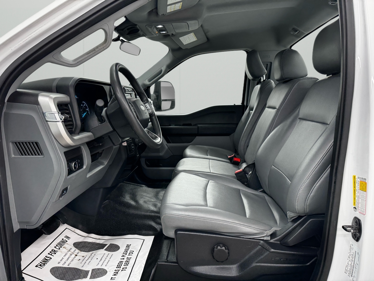 Ford Super Duty F-250 SRW XL 2WD Reg Cab 8' Box 2023