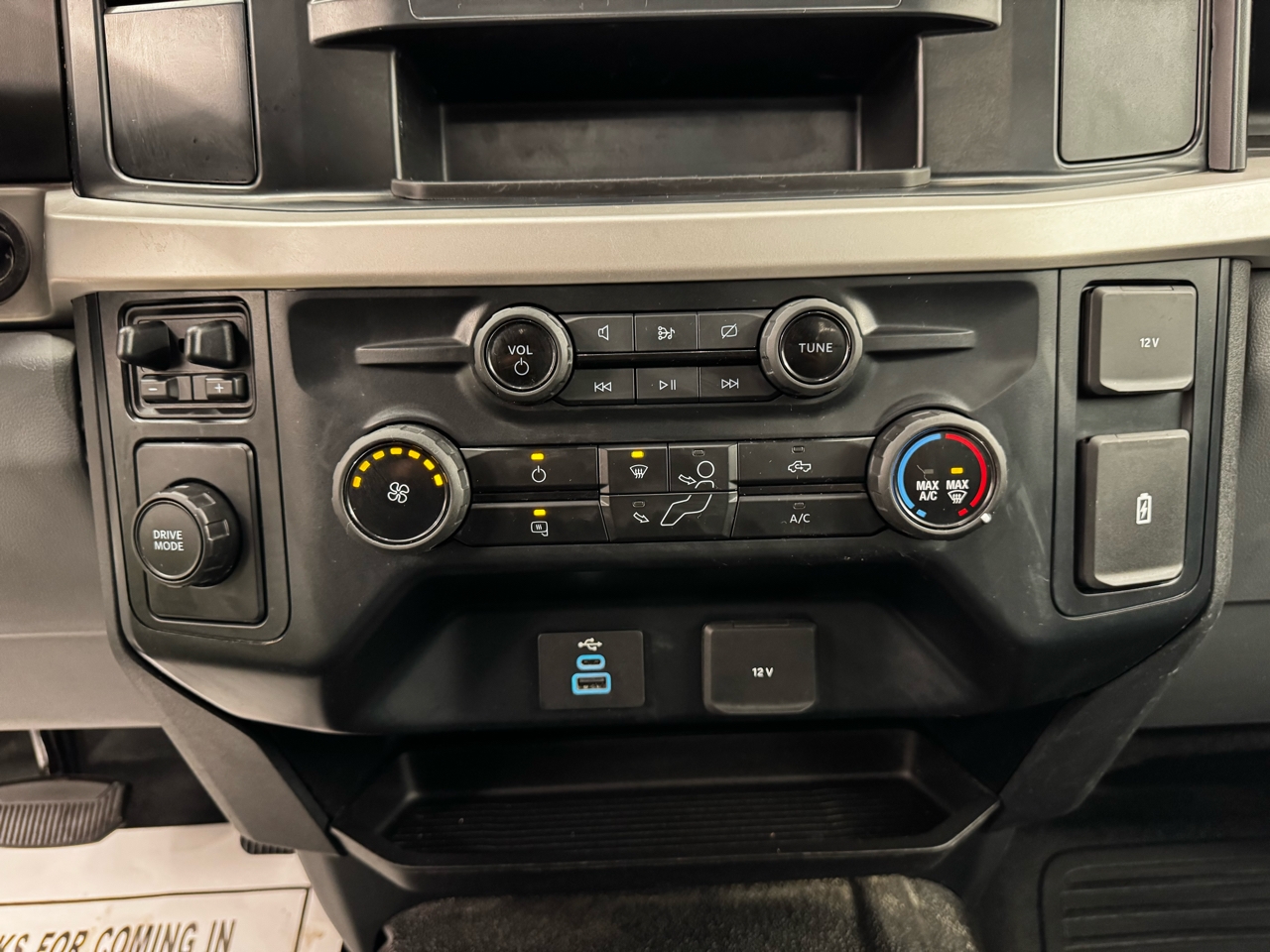 Ford Super Duty F-250 SRW XL 2WD Reg Cab 8' Box 2023