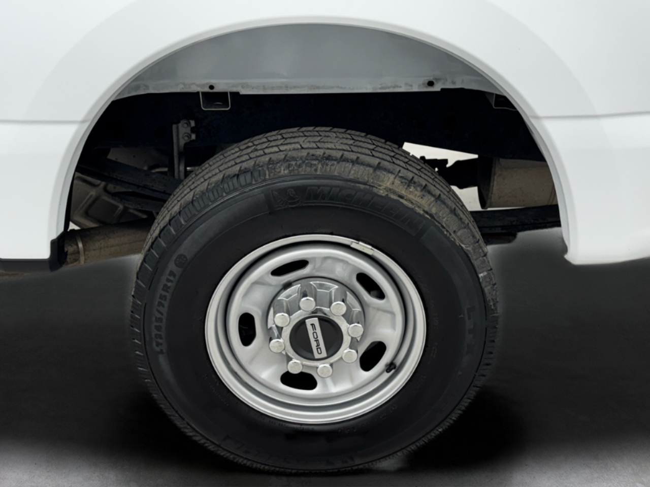 Ford Super Duty F-250 SRW XL 2WD Reg Cab 8' Box 2023