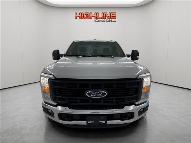 Ford Super Duty F-250 SRW XL 2WD Reg Cab 8' Box 2023