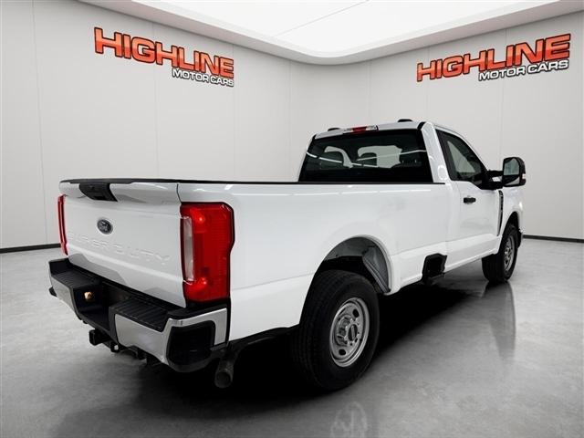 Ford Super Duty F-250 SRW XL 2WD Reg Cab 8' Box 2023