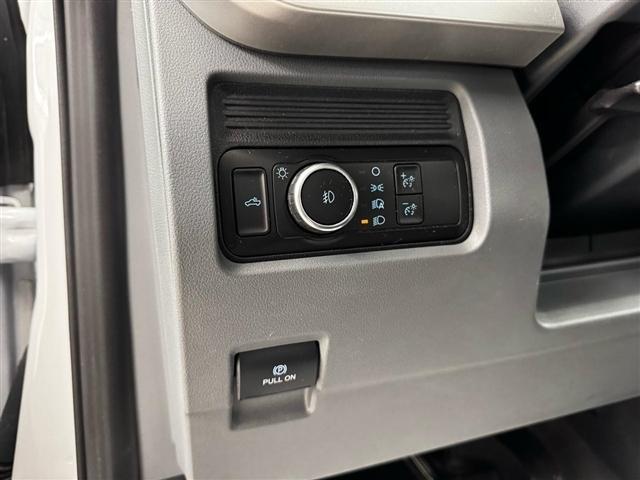 Ford Super Duty F-250 SRW XL 2WD Reg Cab 8' Box 2023