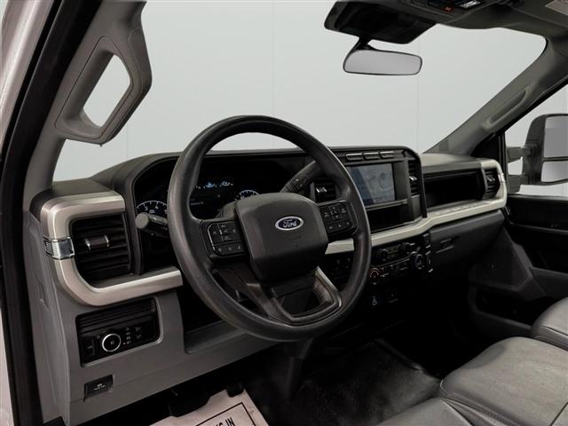 Ford Super Duty F-250 SRW XL 2WD Reg Cab 8' Box 2023