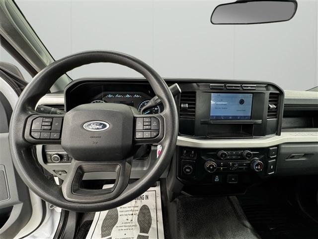 Ford Super Duty F-250 SRW XL 2WD Reg Cab 8' Box 2023