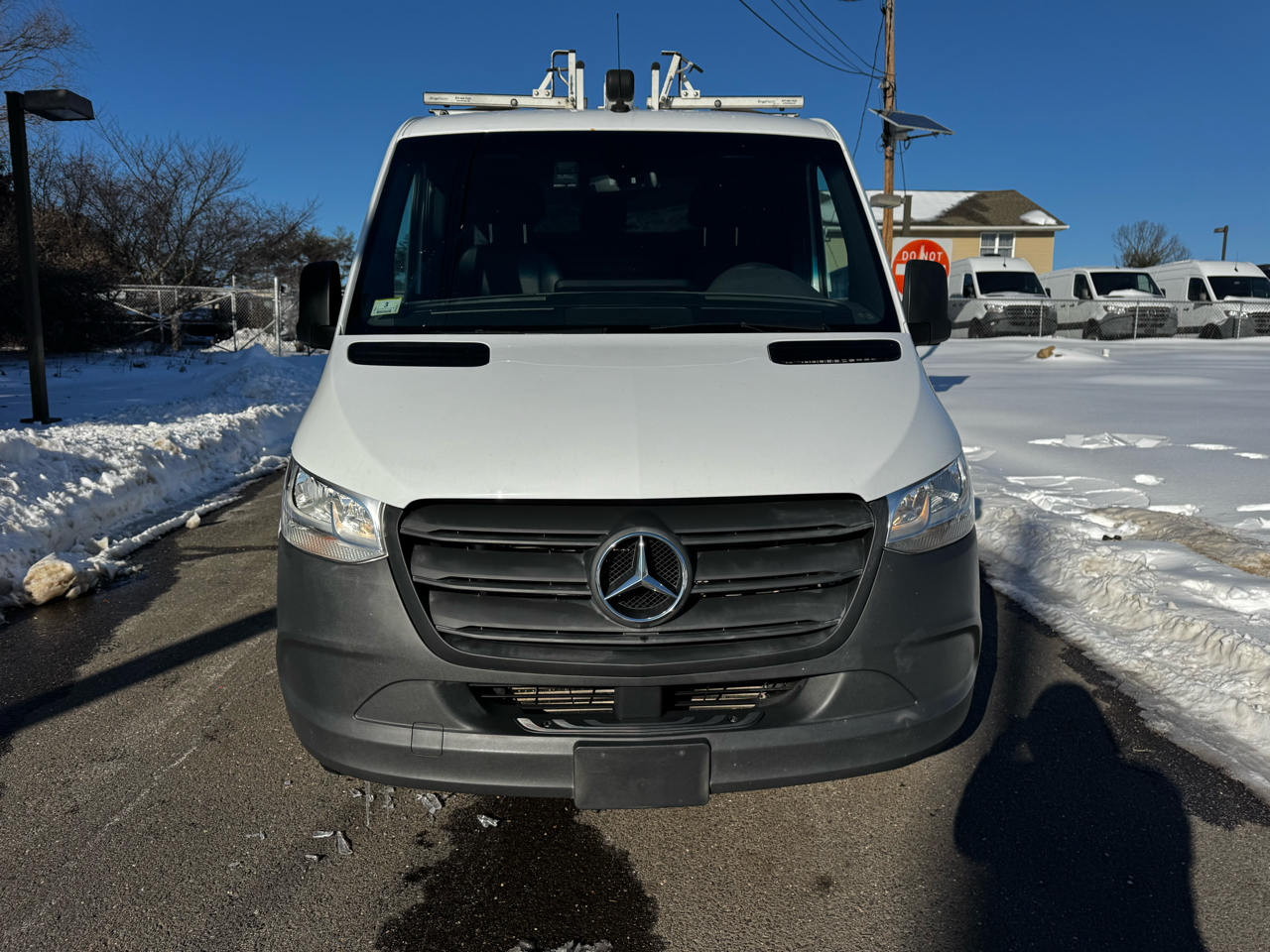 Mercedes-Benz Sprinter Cargo Van 1500 Standard Roof I4 144" RWD 2021