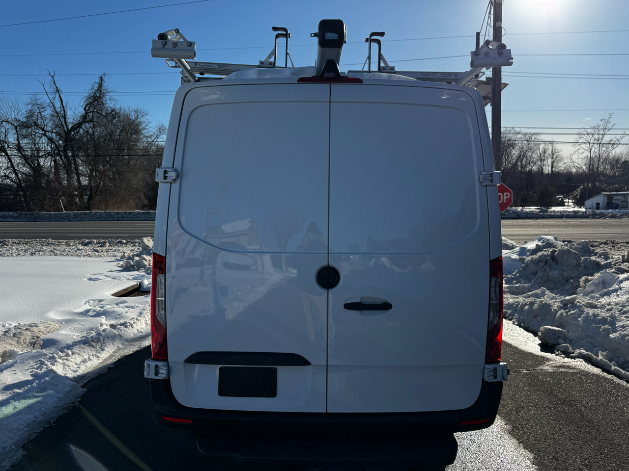 Mercedes-Benz Sprinter Cargo Van 1500 Standard Roof I4 144" RWD 2021