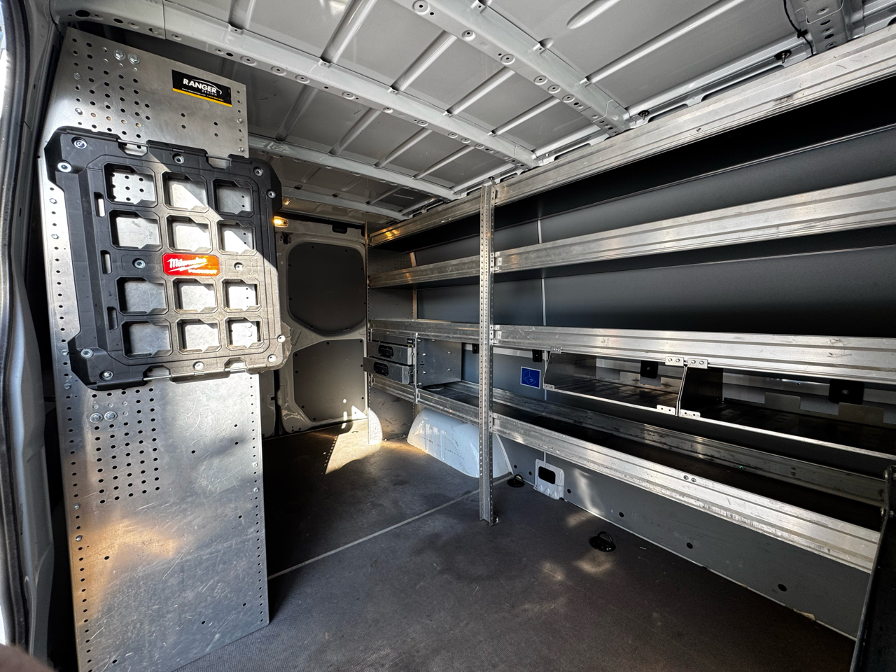 Mercedes-Benz Sprinter Cargo Van 1500 Standard Roof I4 144" RWD 2021